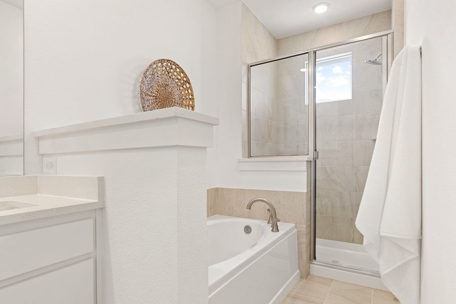 Furnished interior view inside a new home in Willow Grove Townhomes, Melissa (Image 26).
