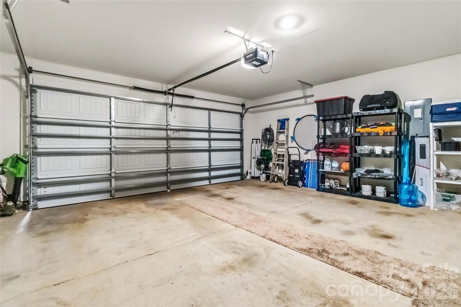 Spacious, unfurnished interior of a new home in McKee Creek Village, Charlotte (Image 21).