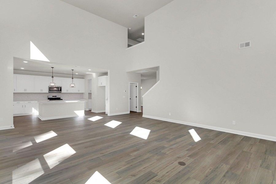 Spacious, unfurnished interior of a new home in , Ravenel (Image 18).
