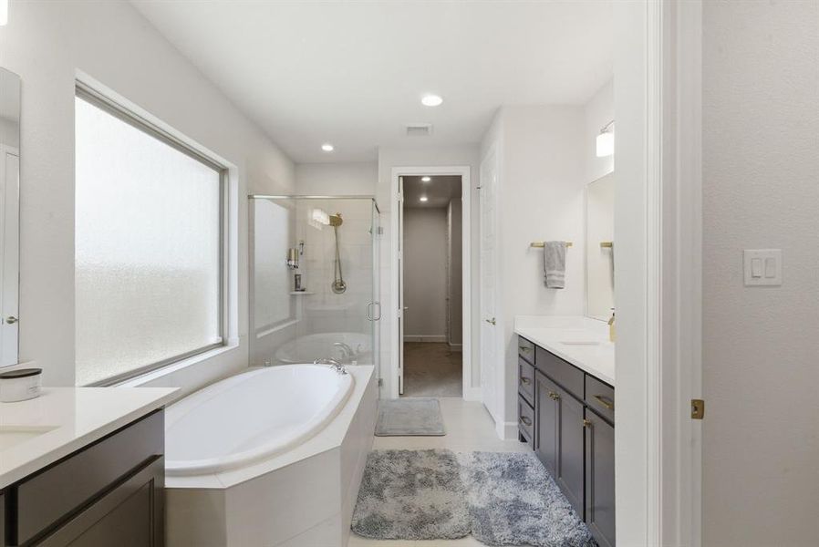 Furnished interior view inside a new home in Sweetgrass, Haslet (Image 16).