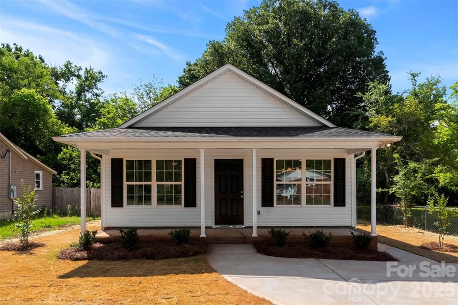 Front exterior of a new home in , Rock Hill, SC, highlighting curb appeal (Image 16). Front exterior of a new home in , Rock Hill, SC, highlighting curb appeal (Image 16).
