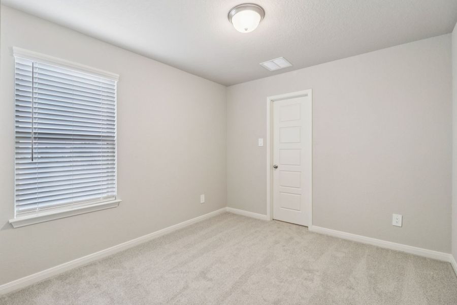 Spacious, unfurnished interior of a new home in Legendary Trails - Premier Series, Cibolo (Image 22).