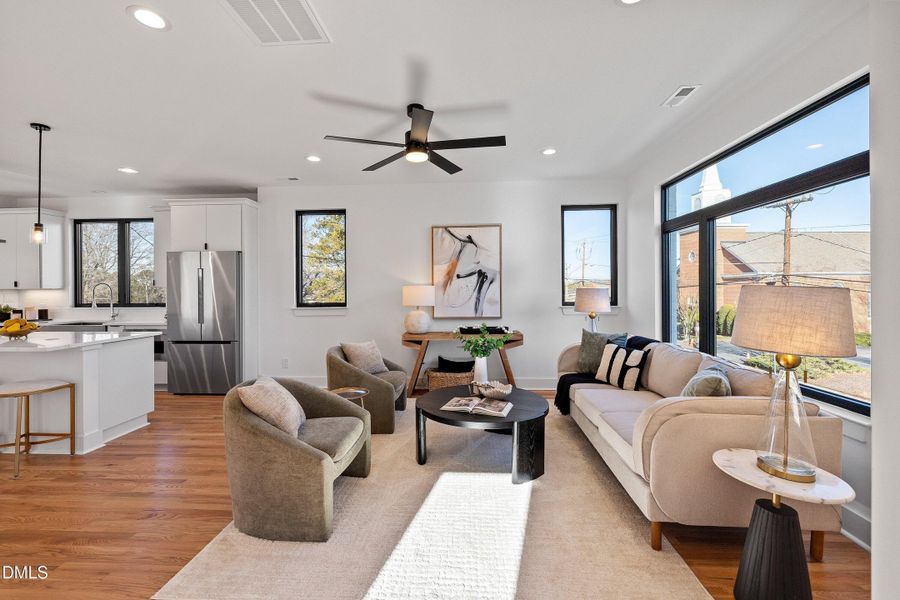 18-813 N Roxboro_6704 18-813 N Roxboro_6704