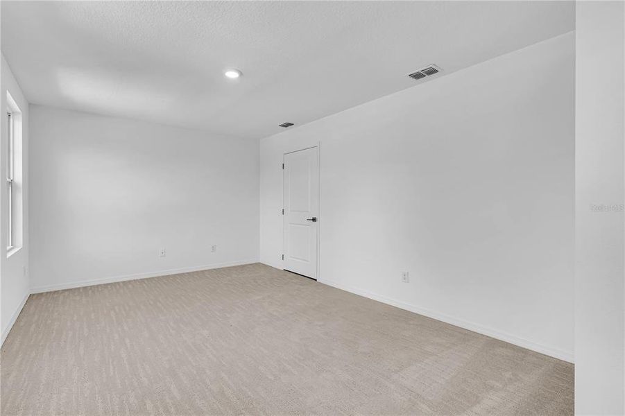 Spacious, unfurnished interior of a new home in , Winter Garden (Image 24). Spacious, unfurnished interior of a new home in , Winter Garden (Image 24).