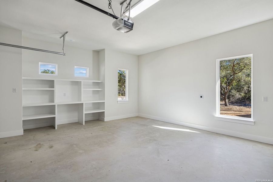 Spacious, unfurnished interior of a new home in , Spring Branch (Image 74).