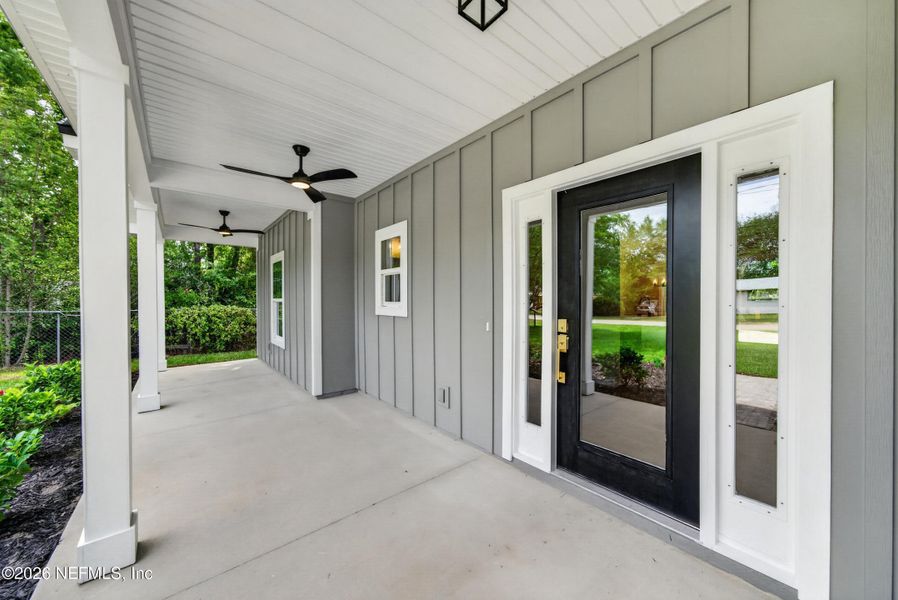 Exterior details and patio area of a home in , Macclenny (Image 34).