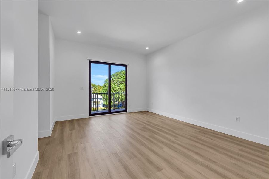 Spacious, unfurnished interior of a new home in , Fort Lauderdale (Image 40). Spacious, unfurnished interior of a new home in , Fort Lauderdale (Image 40).