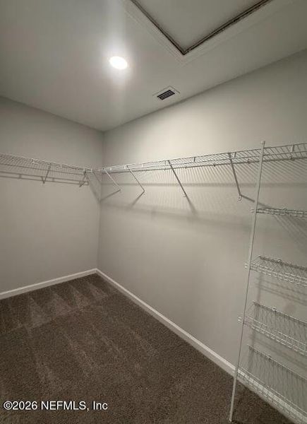 Spacious, unfurnished interior of a new home in , Jacksonville (Image 18).