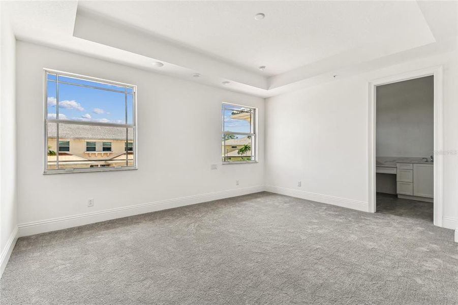 Spacious, unfurnished interior of a new home in , Lakewood Ranch (Image 31).