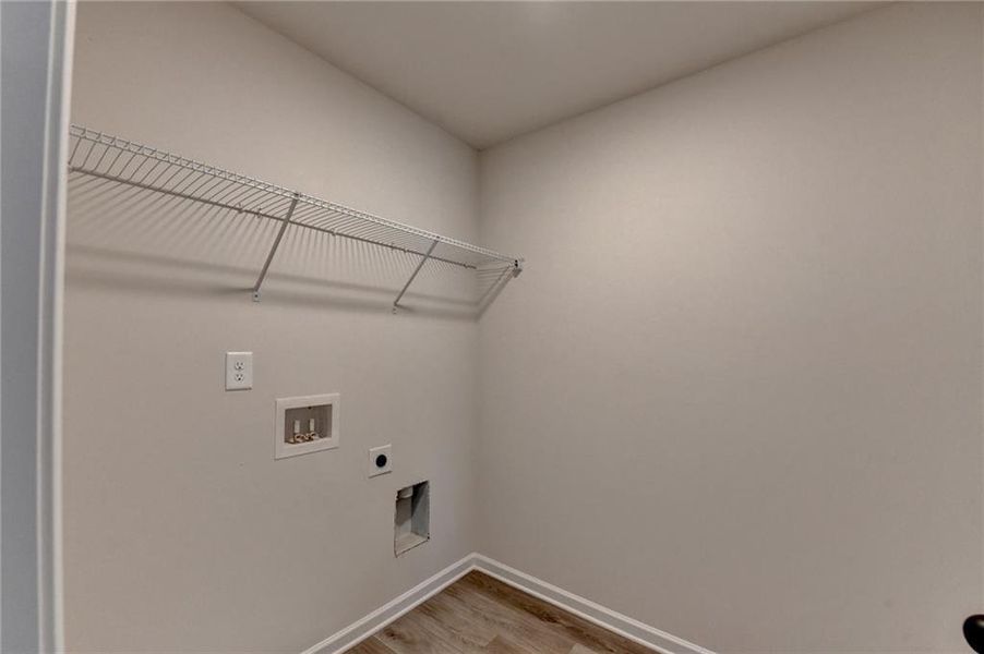 Spacious, unfurnished interior of a new home in , Auburn (Image 36).