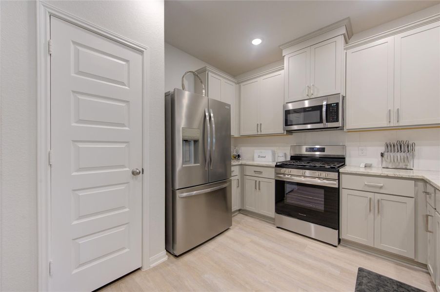 KITCHEN KITCHEN