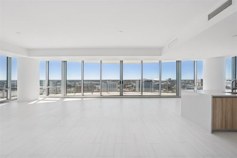 Spacious, unfurnished interior of a new home in , St. Petersburg (Image 24).