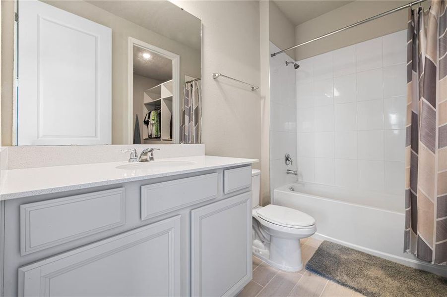 Furnished interior view inside a new home in , Minneola (Image 40).