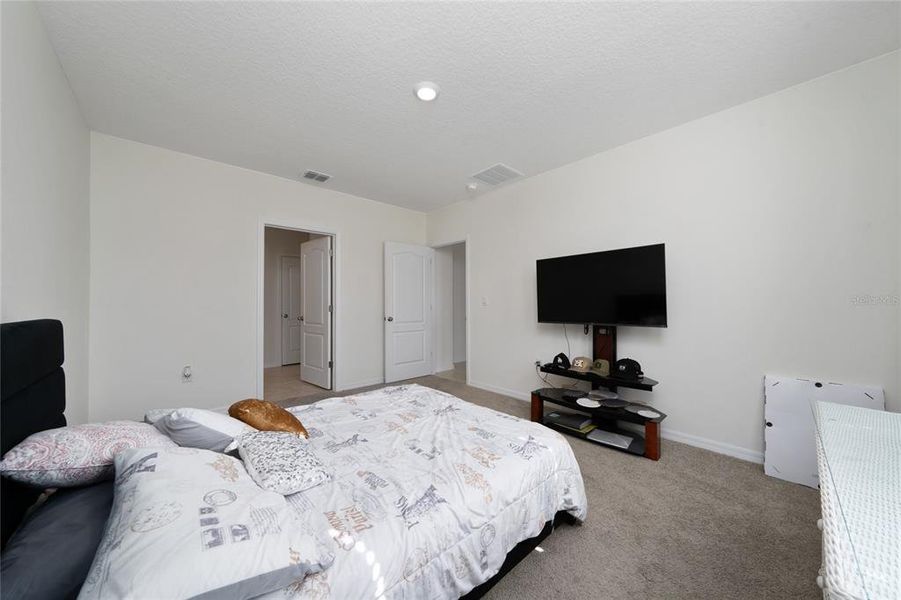 Furnished interior view inside a new home in , Umatilla (Image 12).