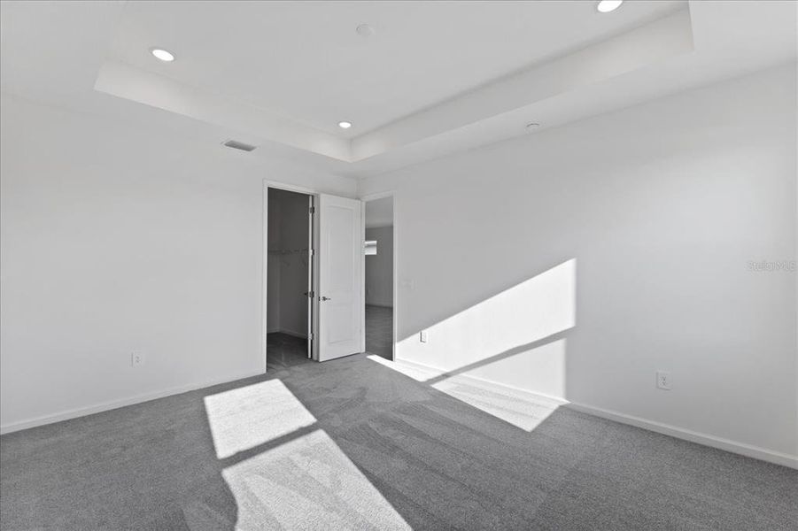 Spacious, unfurnished interior of a new home in , Venice (Image 12).
