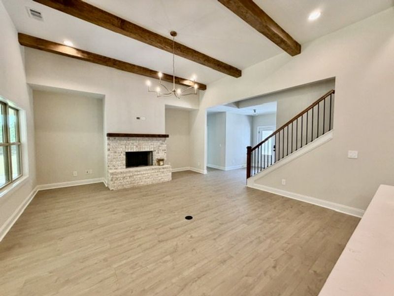 Spacious, unfurnished interior of a new home in Lakefield, Palmetto (Image 7).