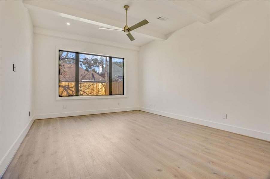 Spacious, unfurnished interior of a new home in , Houston (Image 33).