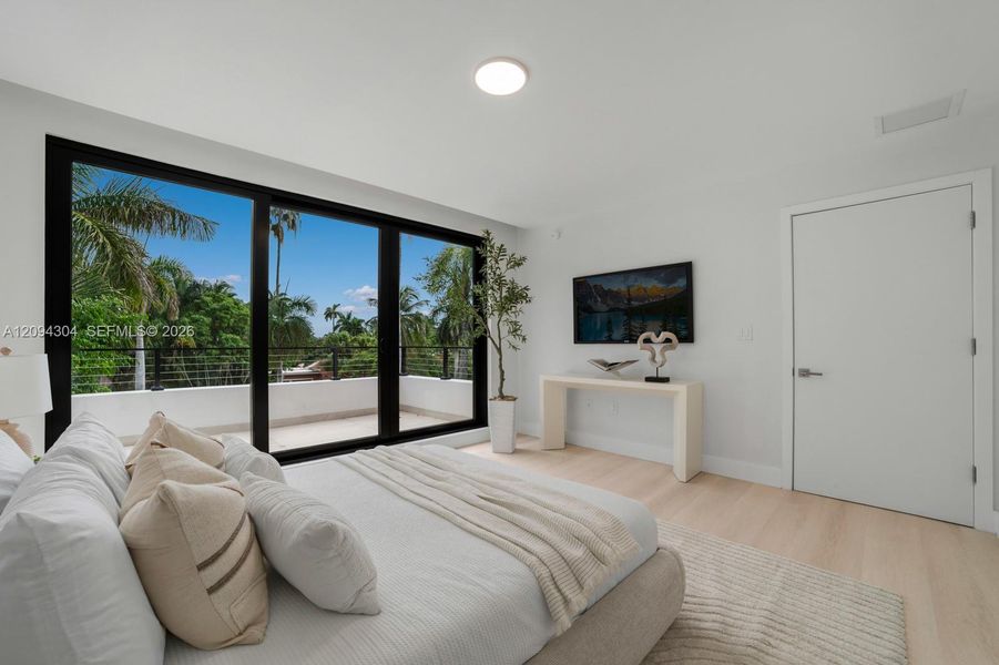 Furnished interior view inside a new home in , Hollywood (Image 19).