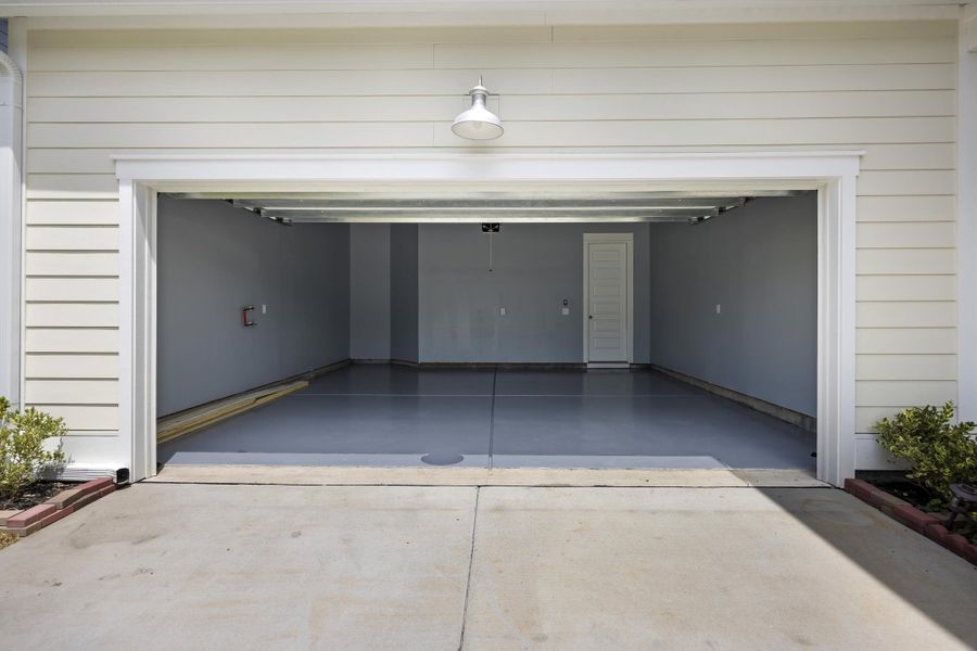Exterior details and patio area of a home in , Summerville (Image 3).