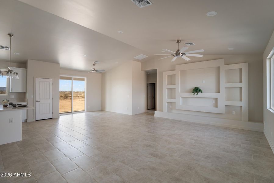 House North of 2698 S 358th Ave, Tonopah