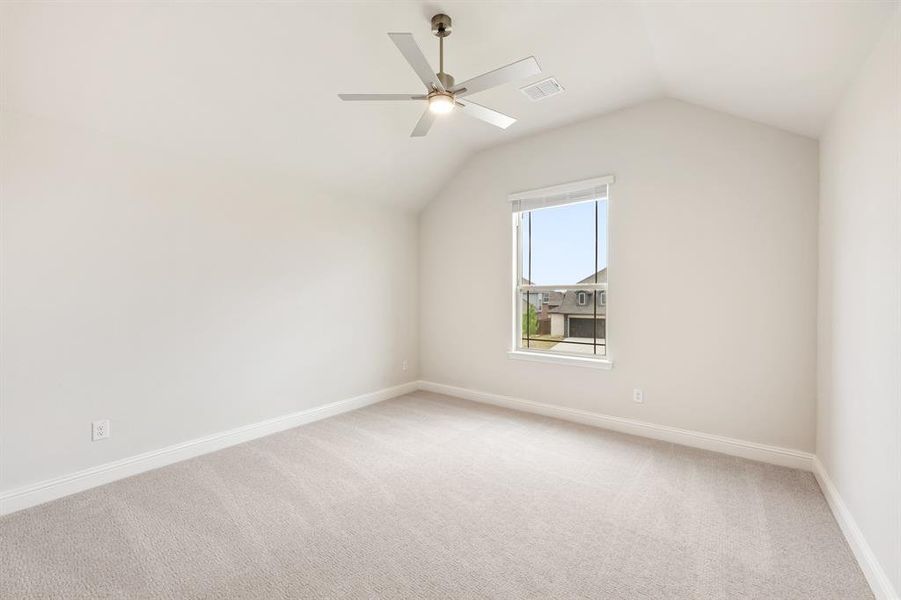 Spacious, unfurnished interior of a new home in Triple Diamond Ranch, Mansfield (Image 28).