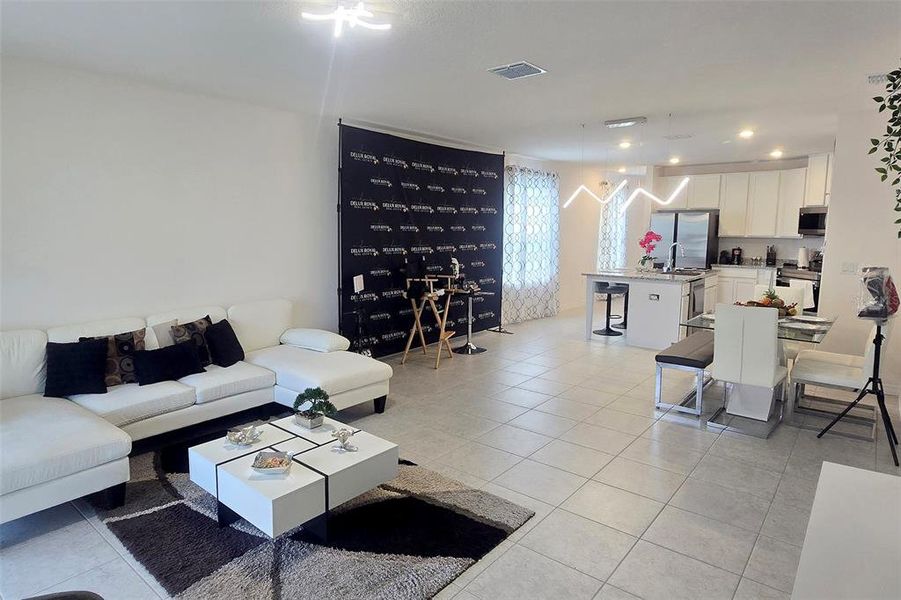 Furnished interior view inside a new home in Hammock Reserve, Haines City (Image 27).