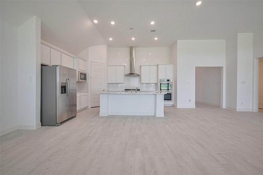 Furnished interior view inside a new home in Lago Mar, Texas City (Image 17).