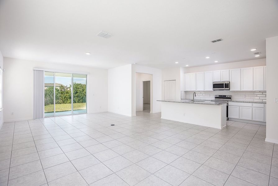 Representative unfurnished interior of a home built from the Miramar by Maronda Homes in Labelle, Labelle (Image 14).