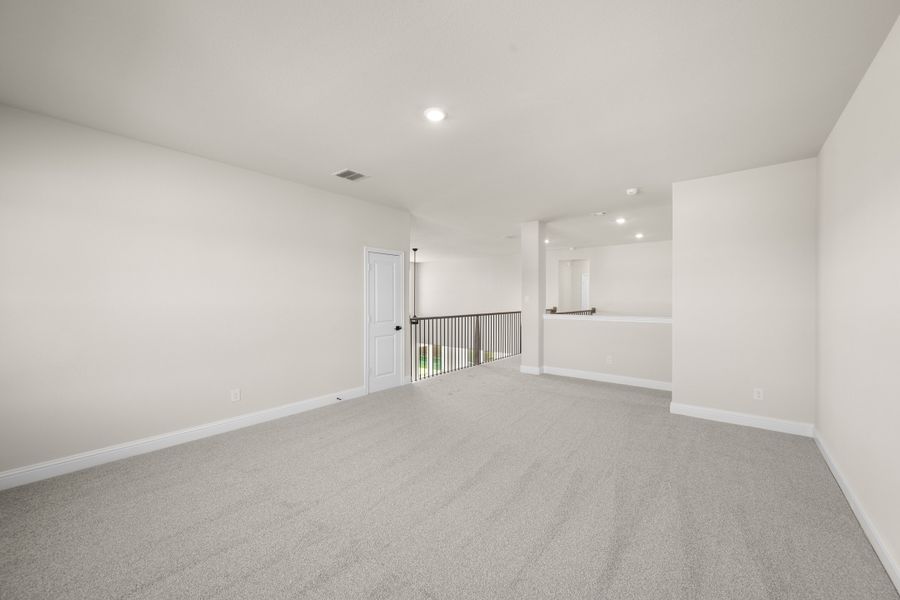 Spacious, unfurnished interior of a new home in Coyote Crossing, Godley (Image 26).