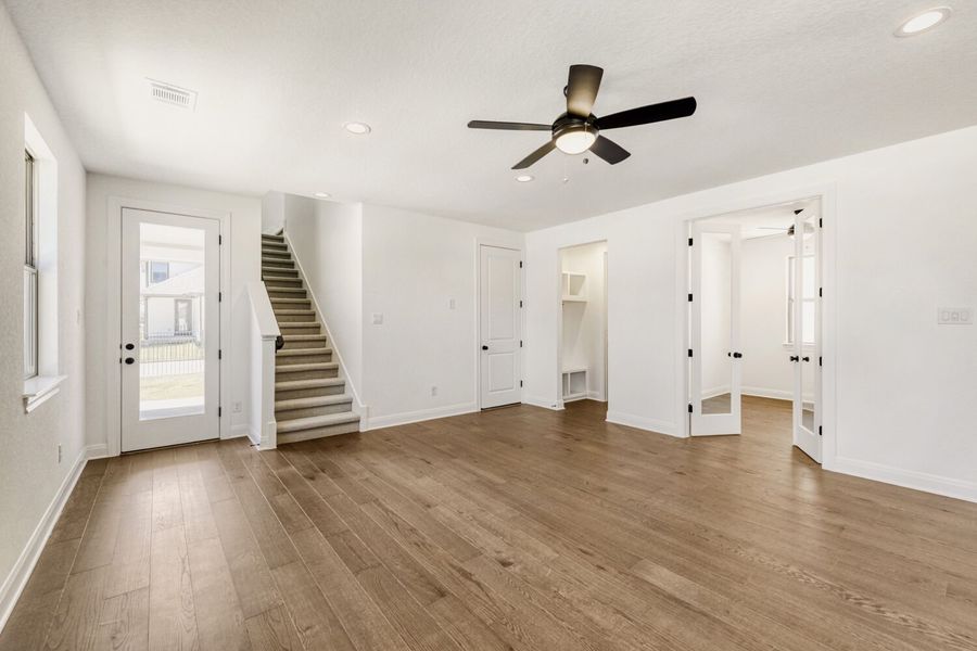 Spacious, unfurnished interior of a new home in The Porch at Du Pre, Buda (Image 10). Spacious, unfurnished interior of a new home in The Porch at Du Pre, Buda (Image 10).