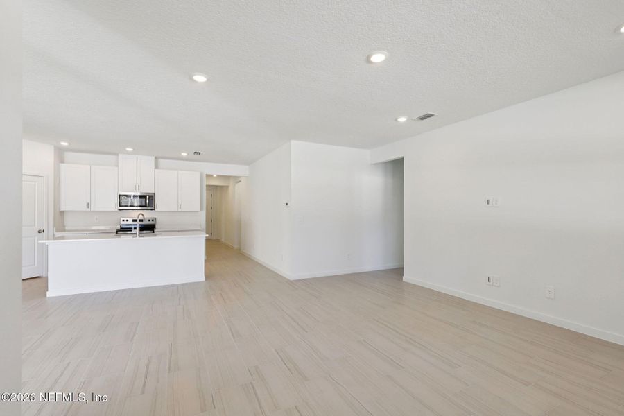 Spacious, unfurnished interior of a new home in , Palm Coast (Image 31).