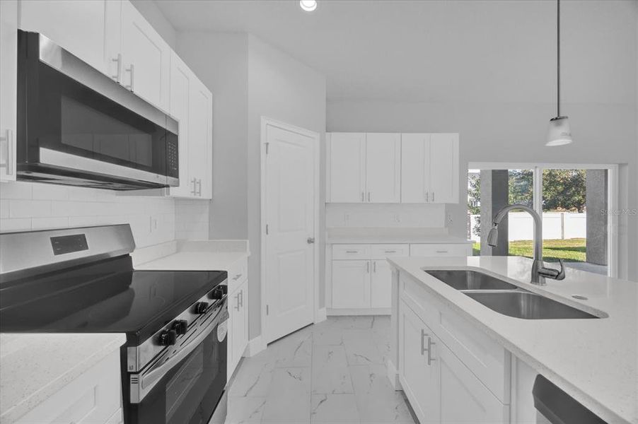 Furnished interior view inside a new home in , Casselberry (Image 2).