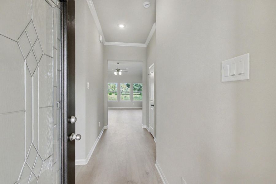 Spacious, unfurnished interior of a new home in Columbia Lakes, West Columbia (Image 18).