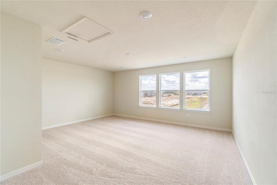 Spacious, unfurnished interior of a new home in , Orlando (Image 22).