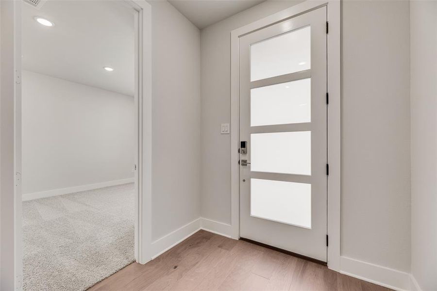 Spacious, unfurnished interior of a new home in Collin Creek, Plano (Image 15).