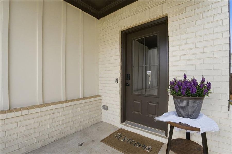 Exterior details and patio area of a home in Crofton Place Enclave, Snellville (Image 26).