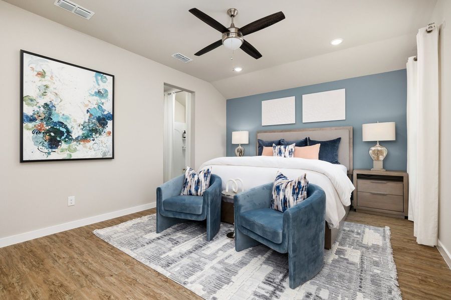 Representative furnished interior of a home built from the Duranta by Hakes Brothers in The Heights at Riverbend II, Brownsville (Image 39).