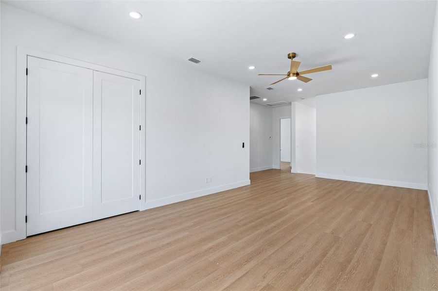 Spacious, unfurnished interior of a new home in , Palm Coast (Image 33).