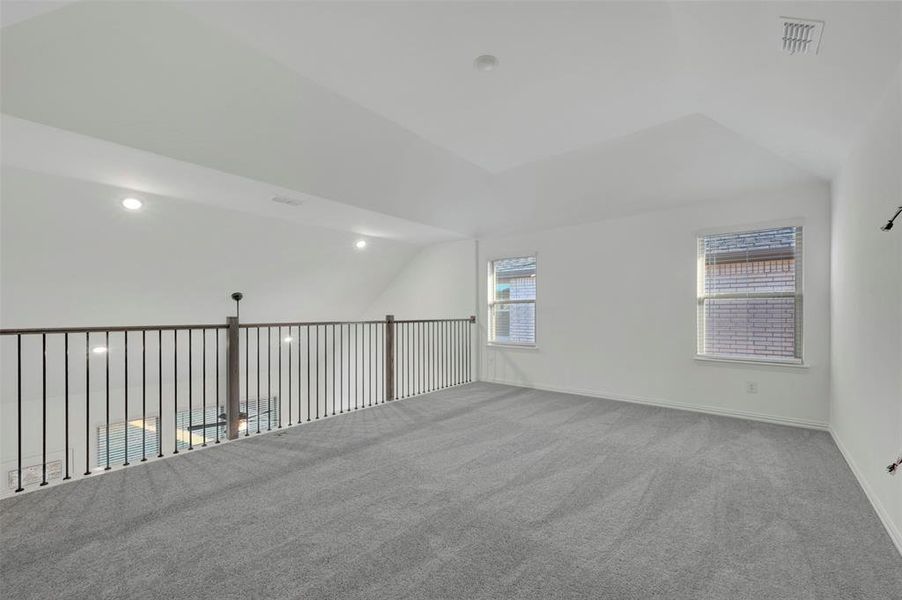 Spacious, unfurnished interior of a new home in Lily Creek at Sutton Fields, Aubrey (Image 19).