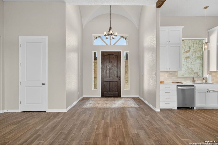 Spacious, unfurnished interior of a new home in , New Braunfels (Image 25). Spacious, unfurnished interior of a new home in , New Braunfels (Image 25).