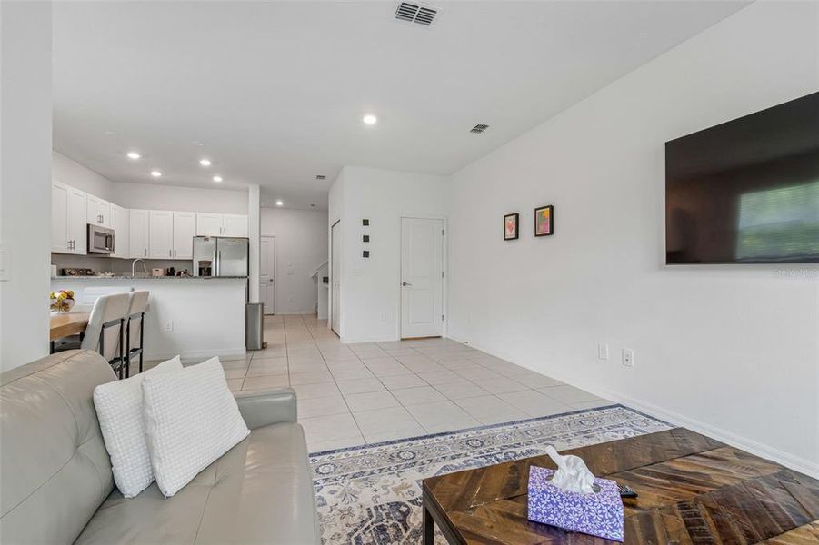 Furnished interior view inside a new home in , Land O' Lakes (Image 6).