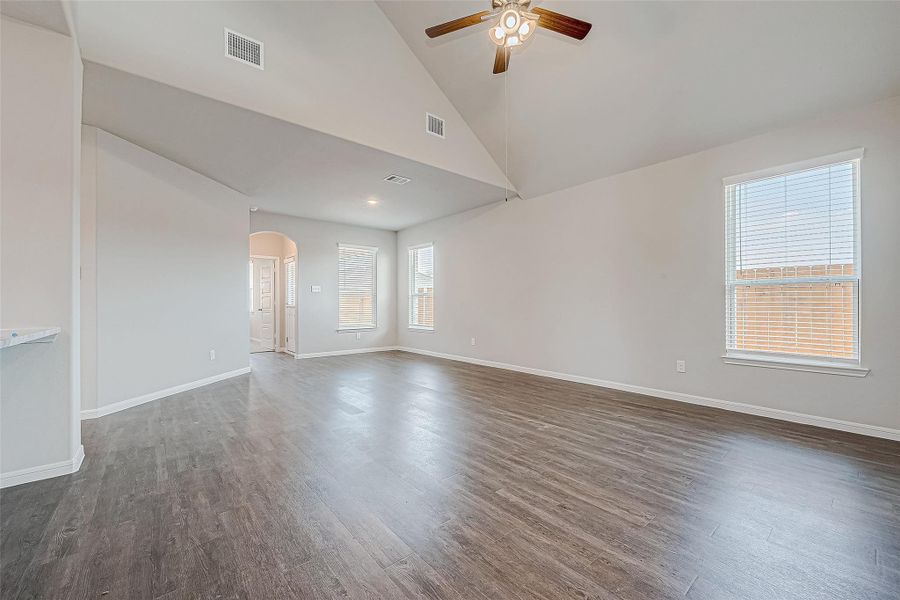Spacious, unfurnished interior of a new home in Mill Creek Trails, Magnolia (Image 38).