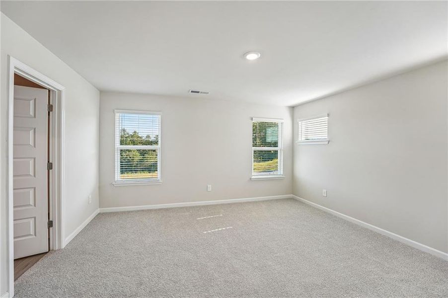 Spacious, unfurnished interior of a new home in Hemingway - Reserve Series, Cumming (Image 46).