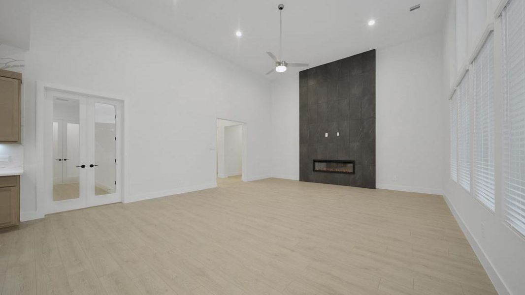 Representative unfurnished interior of a home built from the H70d by D.R. Horton in Butlers Bend Estates, Pinehurst (Image 28).