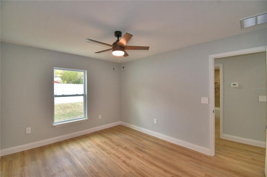 Spacious, unfurnished interior of a new home in , Bartow (Image 43).