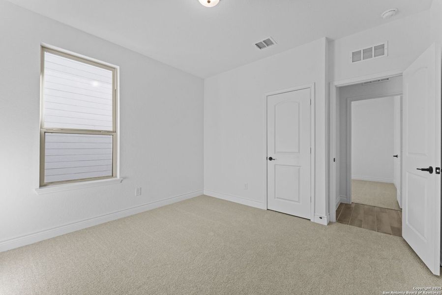 Spacious, unfurnished interior of a new home in Lily Springs, Seguin (Image 25).