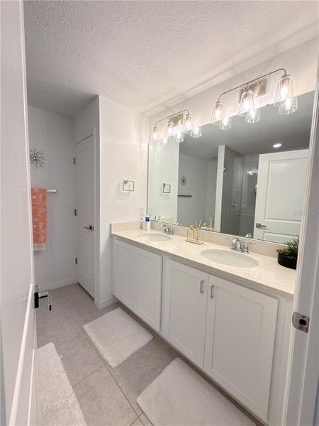 Furnished interior view inside a new home in , Davenport (Image 16).