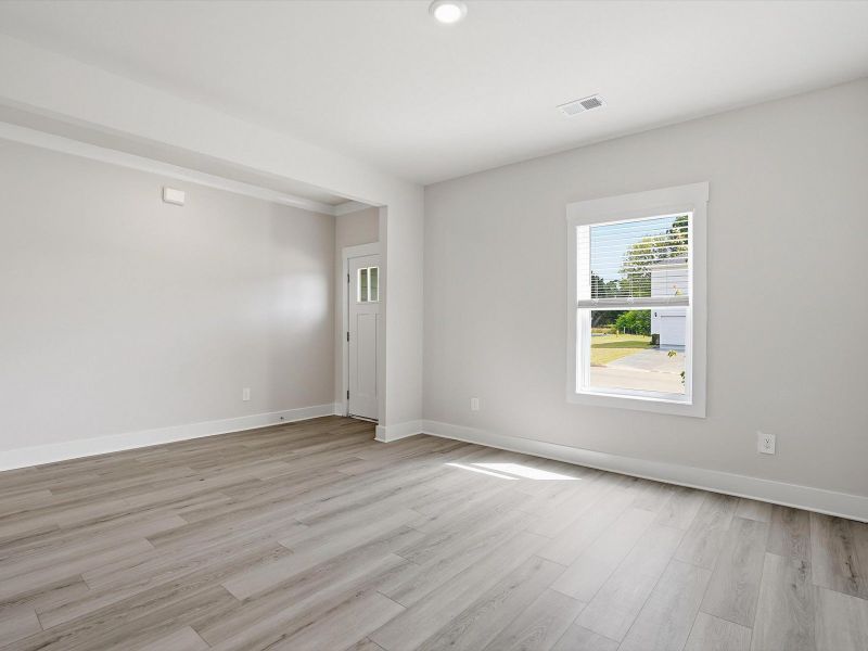 Spacious, unfurnished interior of a new home in Crossing at Abner Creek, Greer (Image 10). Spacious, unfurnished interior of a new home in Crossing at Abner Creek, Greer (Image 10).