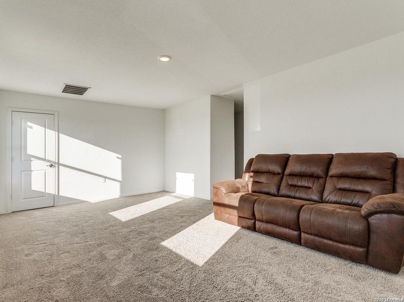 Furnished interior view inside a new home in Mission del Lago, San Antonio (Image 7). Furnished interior view inside a new home in Mission del Lago, San Antonio (Image 7).