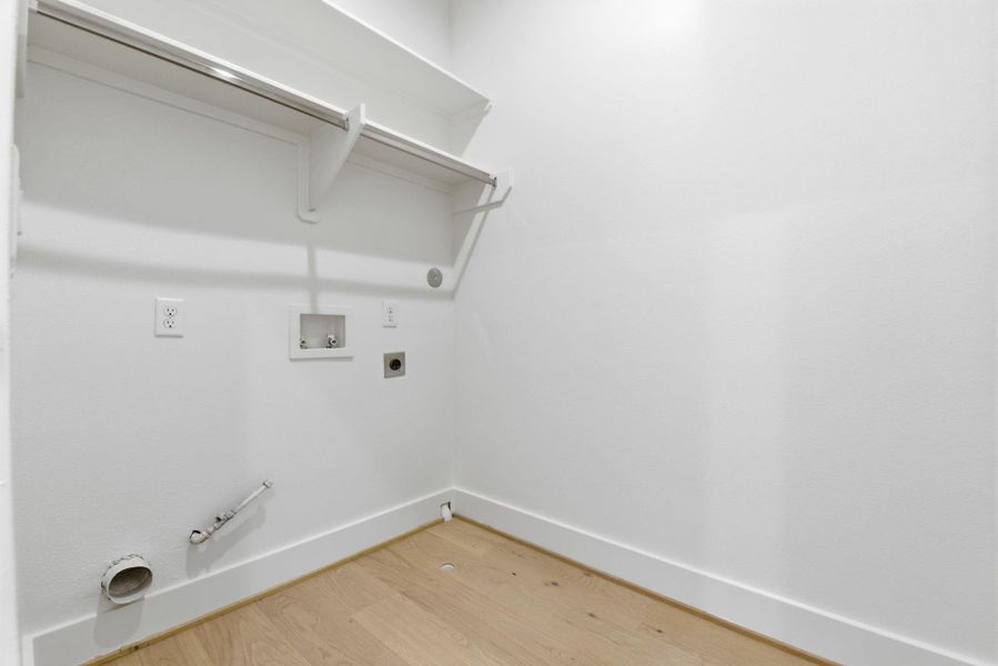 Spacious, unfurnished interior of a new home in , Houston (Image 32).